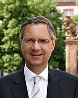 Dr. <b>Thomas Pfeiffer</b>. Since 1 October 2010, he has also been First <b>...</b> - prof_pfeiffer_160x200
