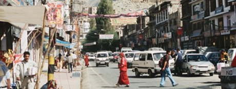 Bazaar in Leh (c)  J. Dame