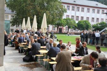 Fnzt - Mittagspause Im Hof Des Historischern Seminars Ii