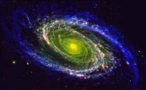 Abb. 1 Die Galaxie M81 als Beispiel für eine prächtige Spiralgalaxie, hier beobachtet bei Wellenlängen vom Infrarot bis zum Radiobereich