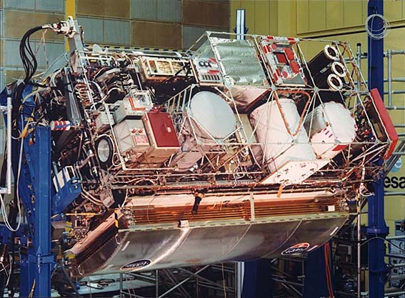 Die mit mehr als 20 Experimenten bestückte EURECA-Plattform kurz vor dem Start im Jahr 1992