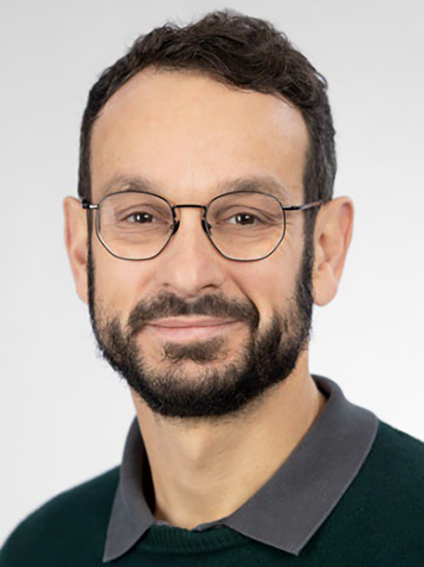 Portrait Prof. Dr Simon Wiegert 