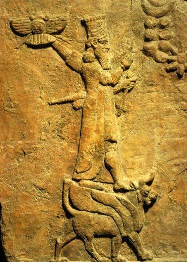 Foto, Steinrelief mit mesopotamischer Gottheit